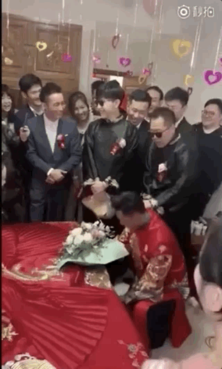 【吃瓜围观】邓伦国庆没接到伴郎的活儿上热搜 石家庄十一子是什么梗?