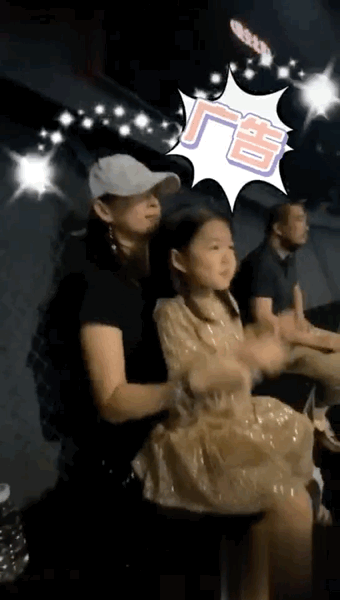 章子怡|章子怡抱女儿探班汪峰，见证对方高光时刻，毫不掩饰对丈夫的崇拜