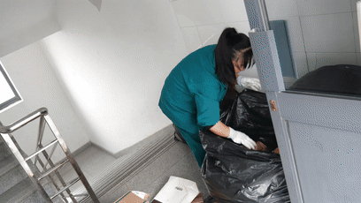 美术生|这位保洁阿姨真厉害，她的这些3D黑板画，画家都不一定画得了？