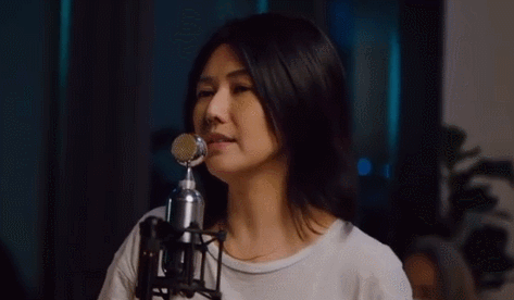 孙燕姿|天后也调皮！粉丝高铁偶遇孙燕姿，正主辟谣还cos同款姿势