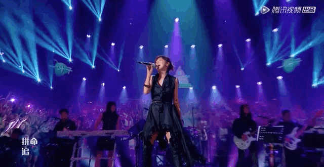 孙燕姿|天后也调皮！粉丝高铁偶遇孙燕姿，正主辟谣还cos同款姿势