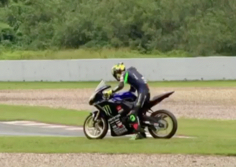 王一博|王一博，摔得体面