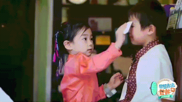 戚薇|3岁遭“封杀”，却凭一张照片逆袭爆红：戚薇，你咋把女儿养成人精了？