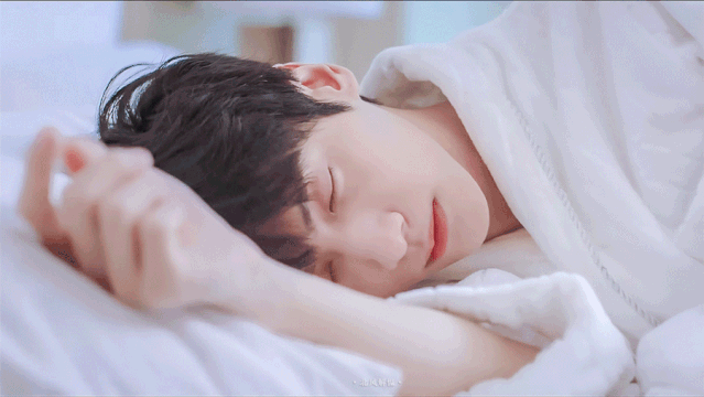 罗云熙|他是娱乐圈最大谜团：帅到惨绝人寰，为什么老被女人抛弃？