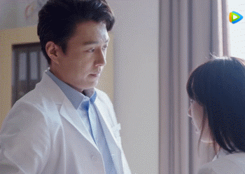 不得不说,靳东塑造过的影视形象,称得上是女人心目中完美的中年男性