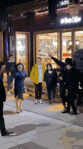 章子怡|章子怡产后首现身秀场，与马伊琍佘诗曼比美，生图曝光脸部干瘦显皱纹