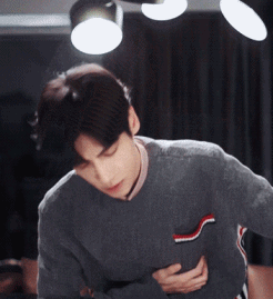 罗云熙|他是娱乐圈最大谜团：帅到惨绝人寰，为什么老被女人抛弃？