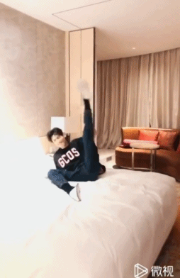 罗云熙|他是娱乐圈最大谜团：帅到惨绝人寰，为什么老被女人抛弃？