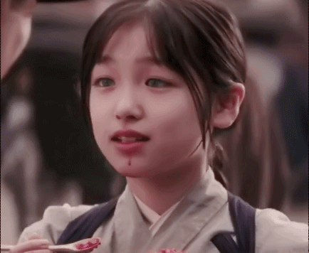 吉娜|吉娜怀孕了，技术流分析她的孩子会遗传整形前吗？