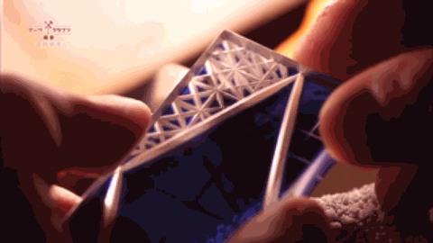 玻璃杯|他把玻璃杯做成“钻石”，一个卖出10000元天价