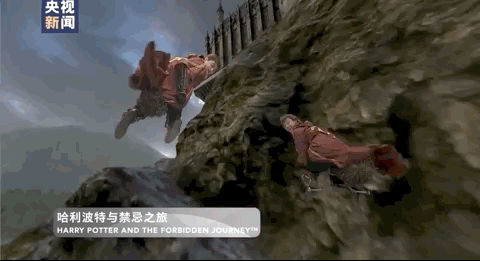 走进侏罗纪世界努布拉岛,游客可体验骑乘项目"侏罗纪世界大冒险",乘坐