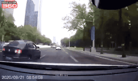 速腾|典型的纸老虎！车主超速别车泼咖啡获刑3个月，曾试图蒙混过关