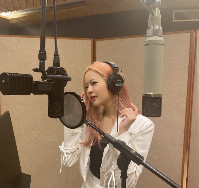 lpl官方女解说kris发布新歌消费自己-英雄联盟官方网站-腾讯游戏