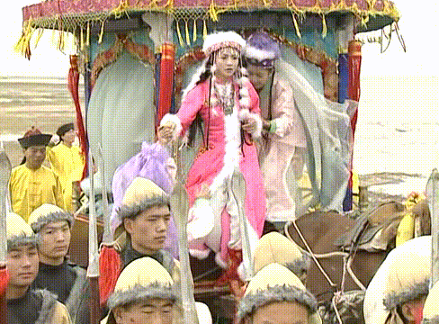 穿帮镜头|影视剧穿帮镜头，拍战争戏演员笑场，杨过断了哪条胳膊？