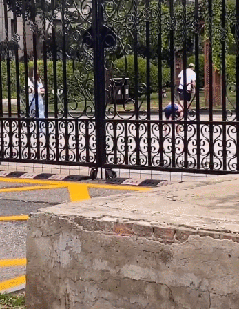 李小璐|李小璐晒亲子写真为女儿庆生，甜馨穿古装旗袍出镜，颜值气质超群