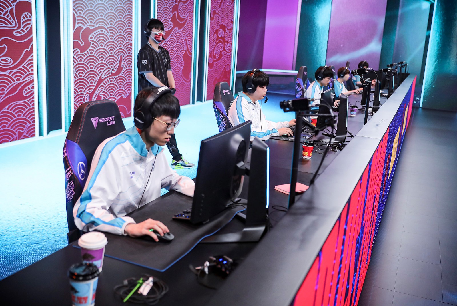 lck时隔三年再次来到s赛决赛舞台,dwg打破最快比赛纪录-英雄联盟官方