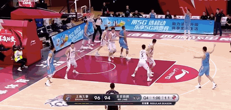 方超巨|最后66秒压哨三分反超，方超巨19＋11拯救北京！双塔不灵还有他