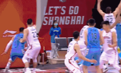 方硕|方硕19＋11引16分大逆转，关键一个细节，北京弃用一人