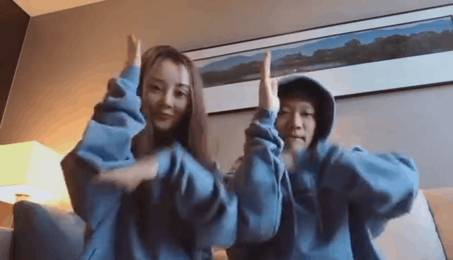 李小璐|李小璐贾乃亮又传复婚，甜馨生日蛋糕显端倪