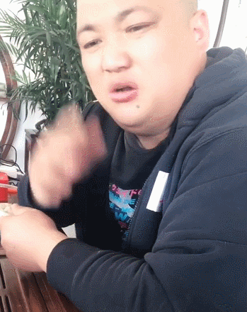 草帽姐|上演苦肉计炒作卖货？草帽姐直播间大哭，被老公家暴抓头发伤透心