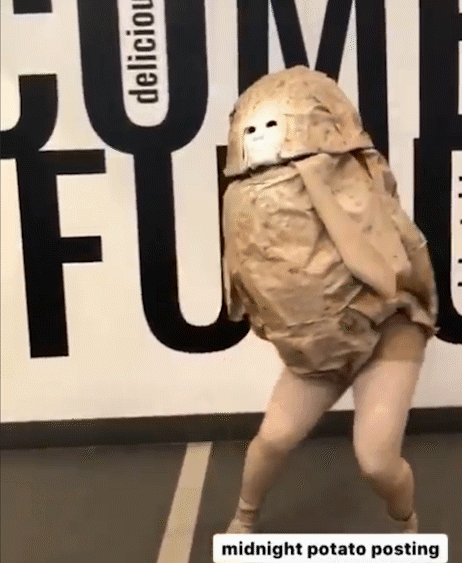 毕福剑|毕福剑23岁女儿另类造型跳舞，曾被批长得丑，却多才多艺