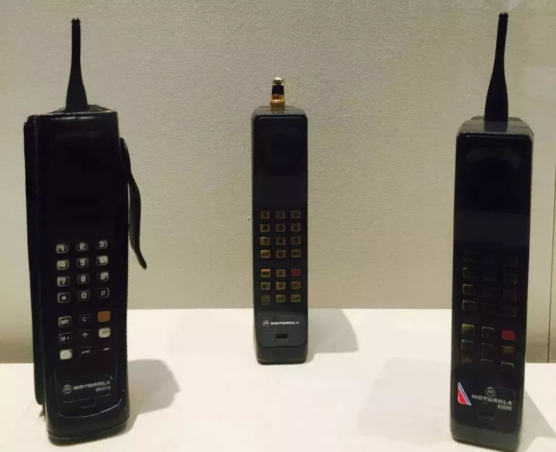 还记得你的第一部手机吗?快看看这些老照片,有你熟悉的没?