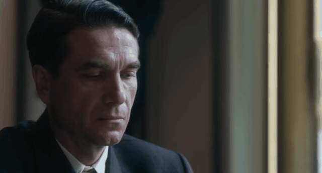 高级爽剧《后翼弃兵》,评分一路攀升的十月黑马,这"渣女"吊打所有男人