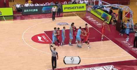 周琦心理素质真的强,嘲讽化成动力,以前易建联也被叫"联妹"