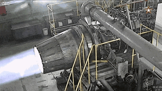 控制方向和推力的大小最后一个难点就是落地一瞬间,除了反推发动机