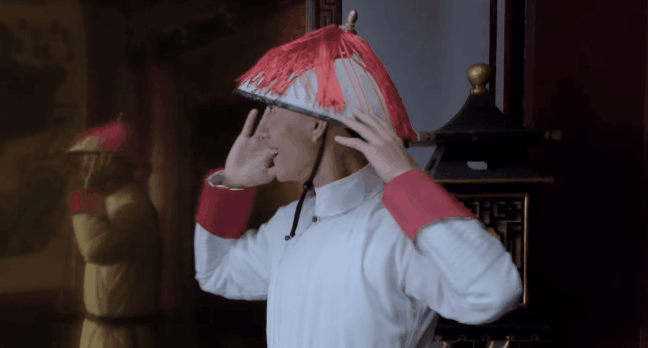 张一山|别再骂鞠婧祎了，张一山比她更夸张，鬼马韦小宝被演成一个傻子