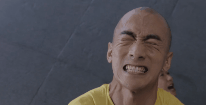 张一山|别再骂鞠婧祎了，张一山比她更夸张，鬼马韦小宝被演成一个傻子