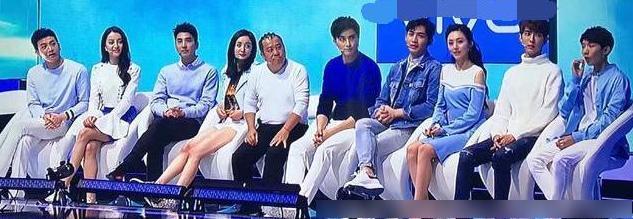 两个小小的细节看出成龙的人品,不亏是娱乐圈