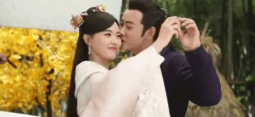 唐嫣|唐嫣cue罗晋为“家属”，吃饭时视频被老公调侃是吃播，满脸幸福