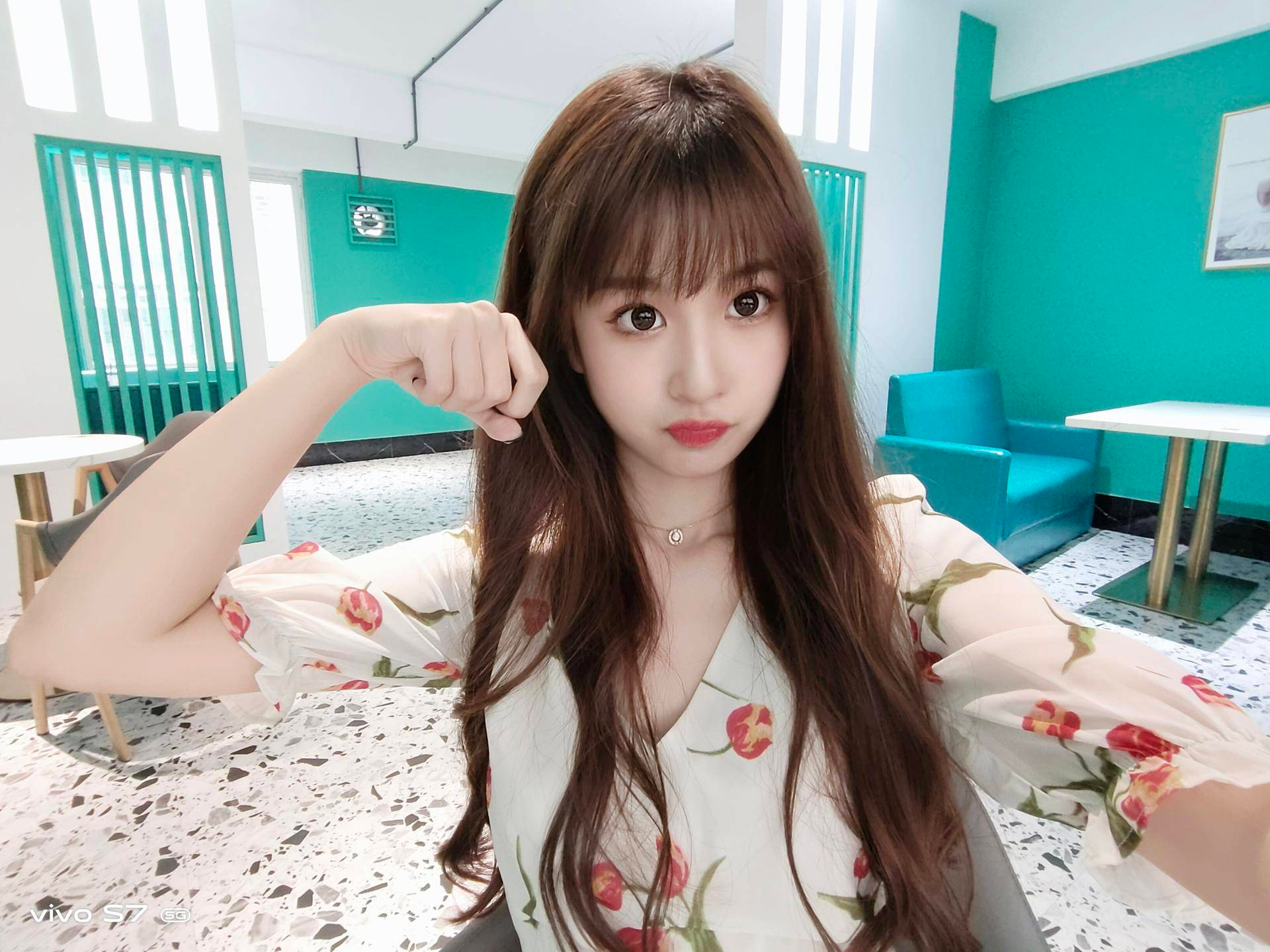 配置算法双重升级!vivo s7镜头下的自拍照,更美更自然