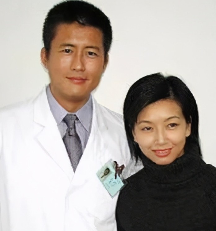 与江珊闪婚闪离二婚娶小16岁娇妻56岁高曙光像20岁小伙