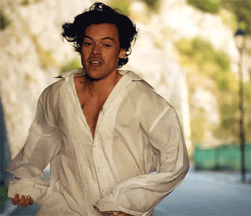 不过,我真的不管了,只要有harry styles 出现一秒,也值得我看这部电影