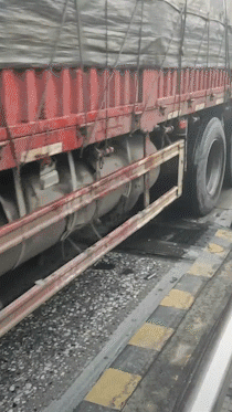 各地高速过路地磅五花八门,但多采用动态称重,不需停车即可完成计重