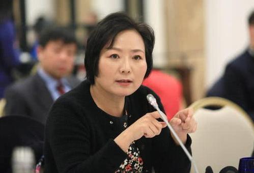 立讯精密的王来春就是因为丈夫去世而单身,还有龙湖地产的老板吴亚军