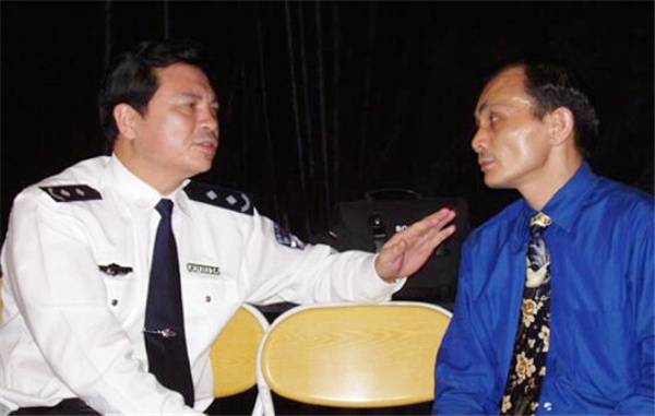 亚洲赌王一夜狂赚600万出老千被剁双腿后在出租屋中去世