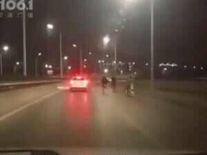 nba|这种玩法，长大后不知道是天才还是科学家，这熊孩子们