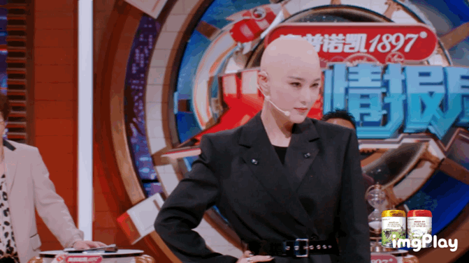 最拼女星张馨予,火星情报局展示光头新造型,不愧是火星女神