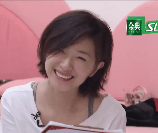 万茜第一次挑战"双裤链牛仔裤",本以为不合适,谁知凹出巴掌腰_腾讯