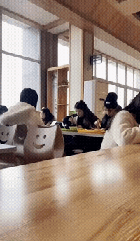 精选搞笑图文::如果你打游戏输了一把, 那就证明是队友不行.