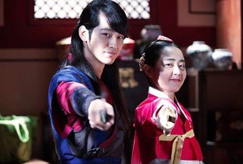 花样男子金范:与文瑾莹假戏真做大谈姐弟恋,分手疑遭金素恩插足