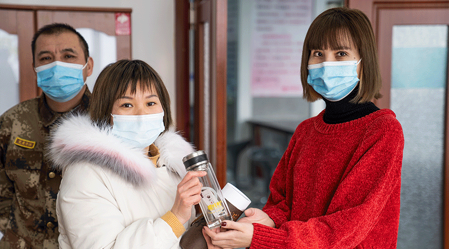 爱心暖屋寒冬送温暖