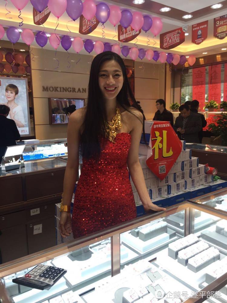驻马店内衣厂_驻马店皇家驿站图片(3)