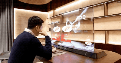 lg又出了一台透明电视,竟然能从床尾升起来