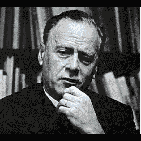 传播学大师麦克卢汉有讲过一个观点——媒介即讯息,用我们通俗的话来