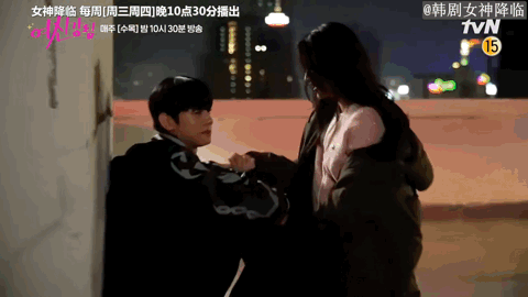 女神降临花絮曝光:车银优文佳煐戏外更甜,旁若无人揉头发开玩笑_腾讯