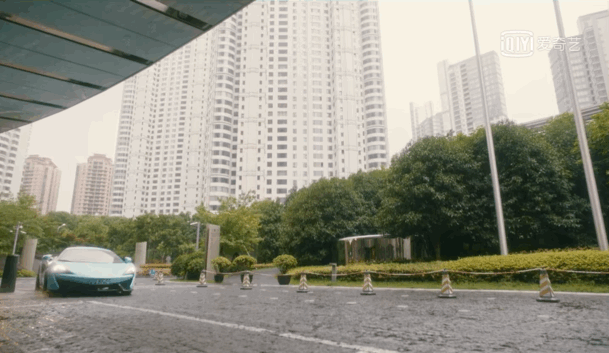 还有一辆车,我必须要说一下,就是王永正在意大利开的这辆大众t2.